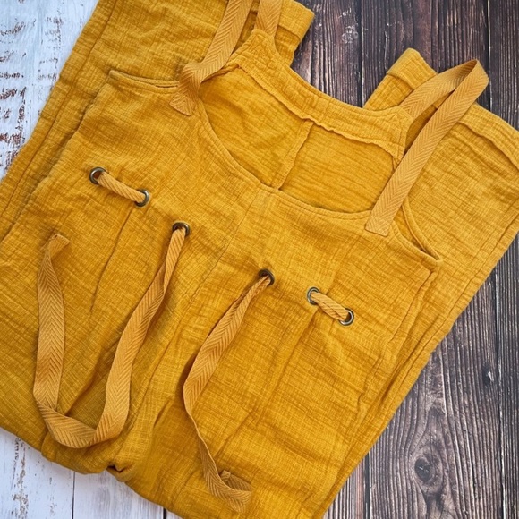 🦄5 items for $15🦄 
Girls Truce Overalls - Picture 2 of 10